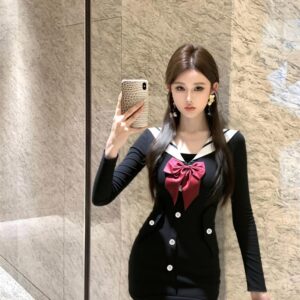 甜美學院風蝴蝶结翻領收腰顯瘦包臀洋裝
